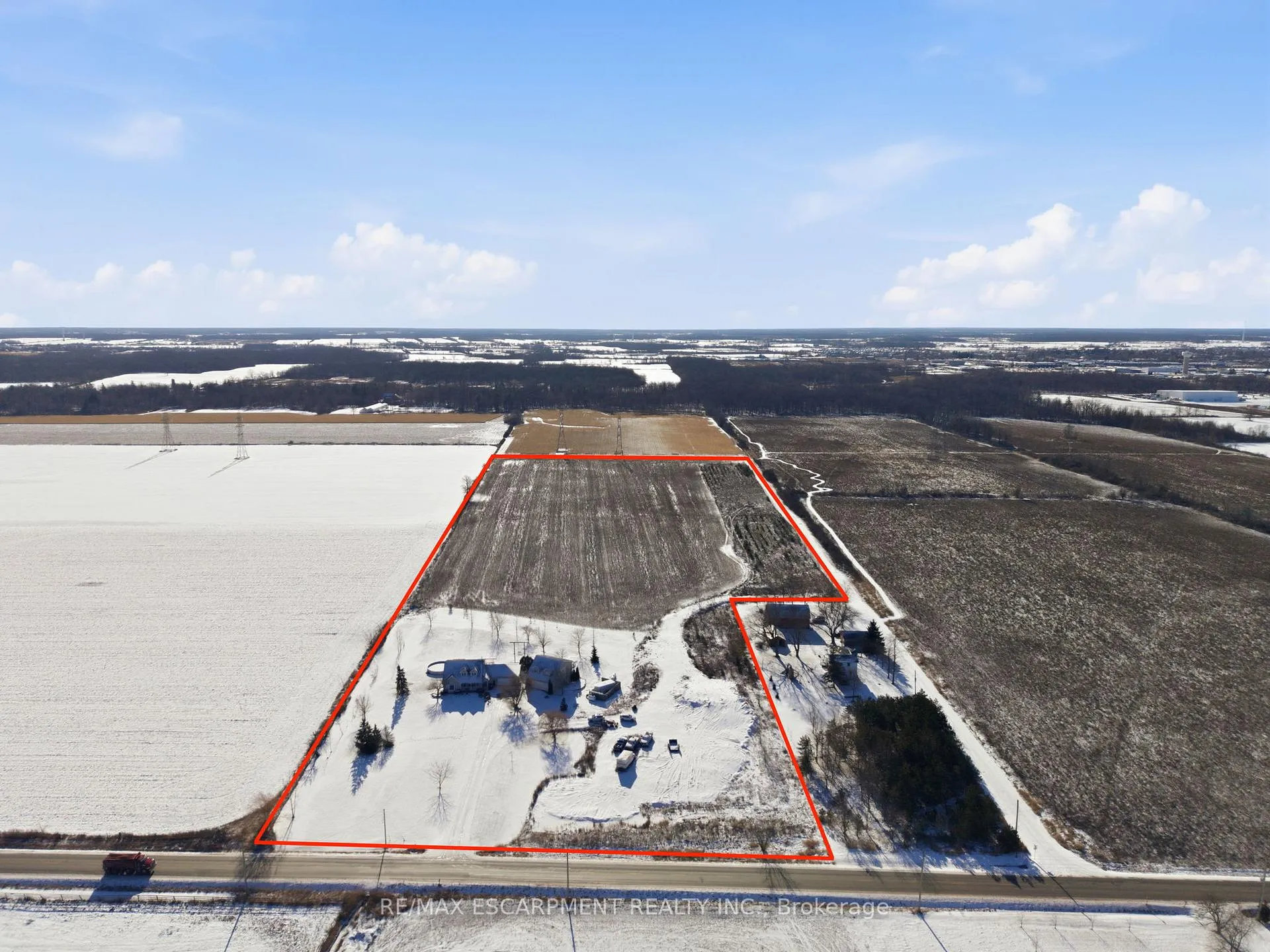 Photo 40 of 5940 Young Street, Grimsby, Grimsby Escarpment — HOMEH
