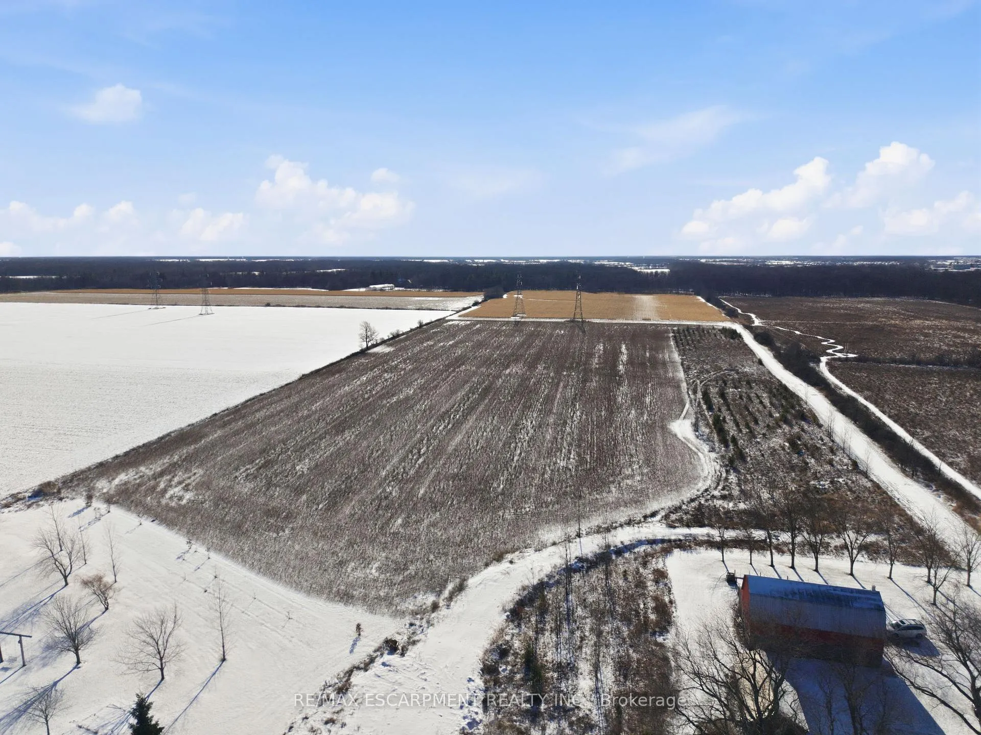 Photo 44 of 5940 Young Street, Grimsby, Grimsby Escarpment — HOMEH