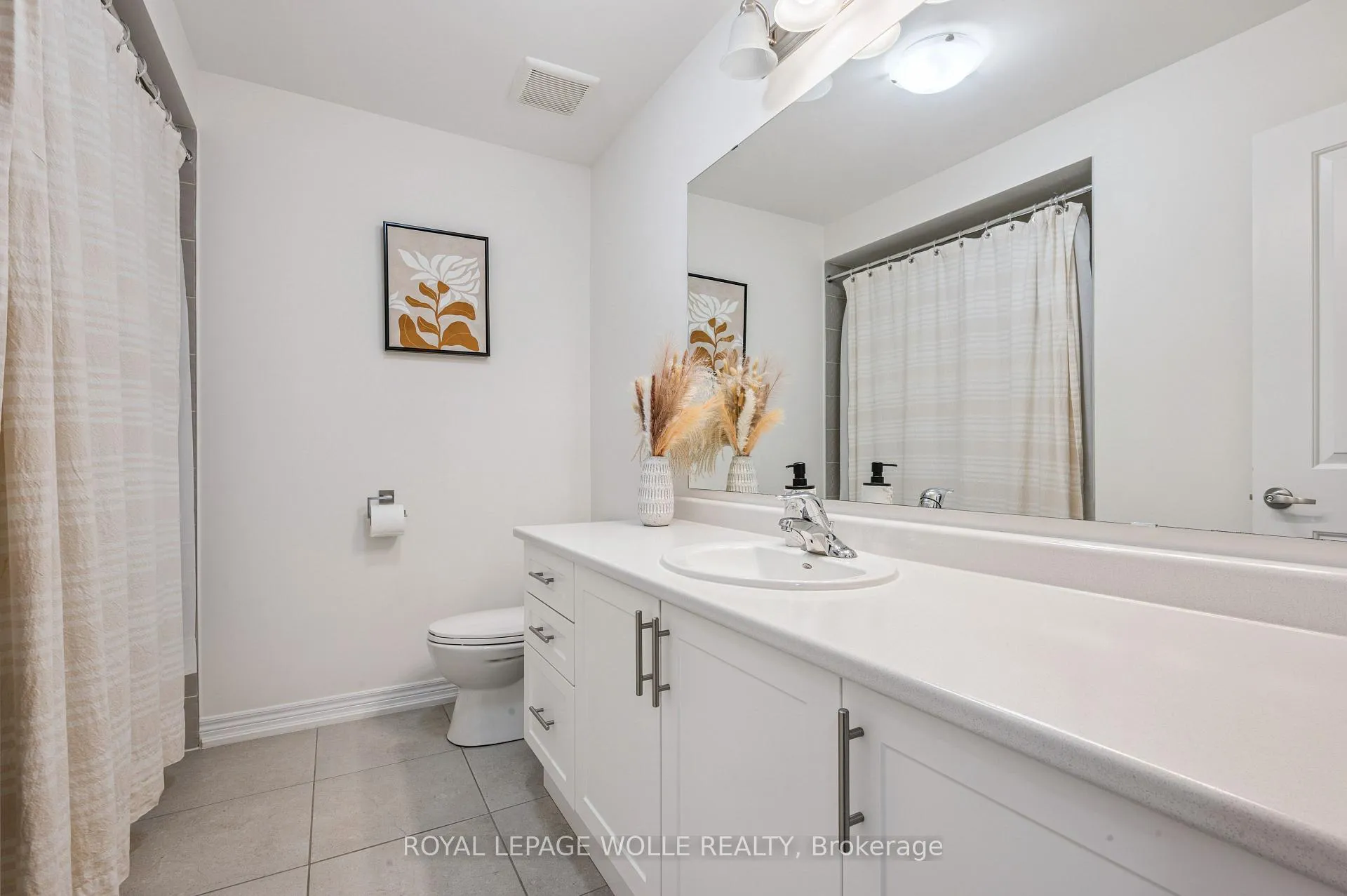 Photo 25 of 14 Roywood Street, Kitchener — HOMEH