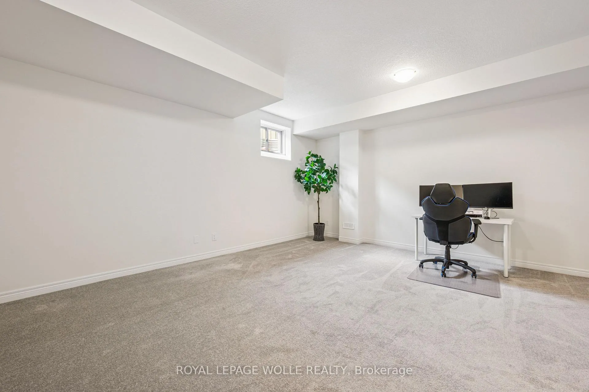 Photo 33 of 14 Roywood Street, Kitchener — HOMEH