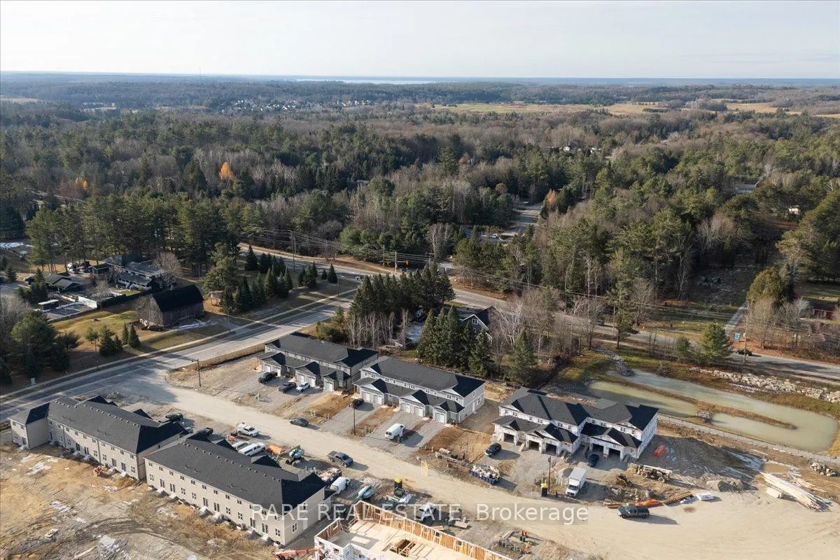 Photo 2 of 20 Mcconnell Crescent, Bracebridge, Macaulay — HOMEH