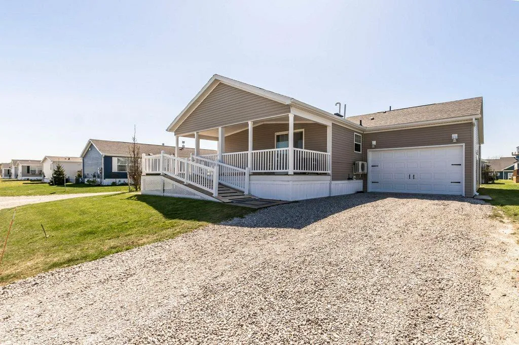 Photo 3 of 3 Copper Beech Drive, Haldimand, Nanticoke — HOMEH