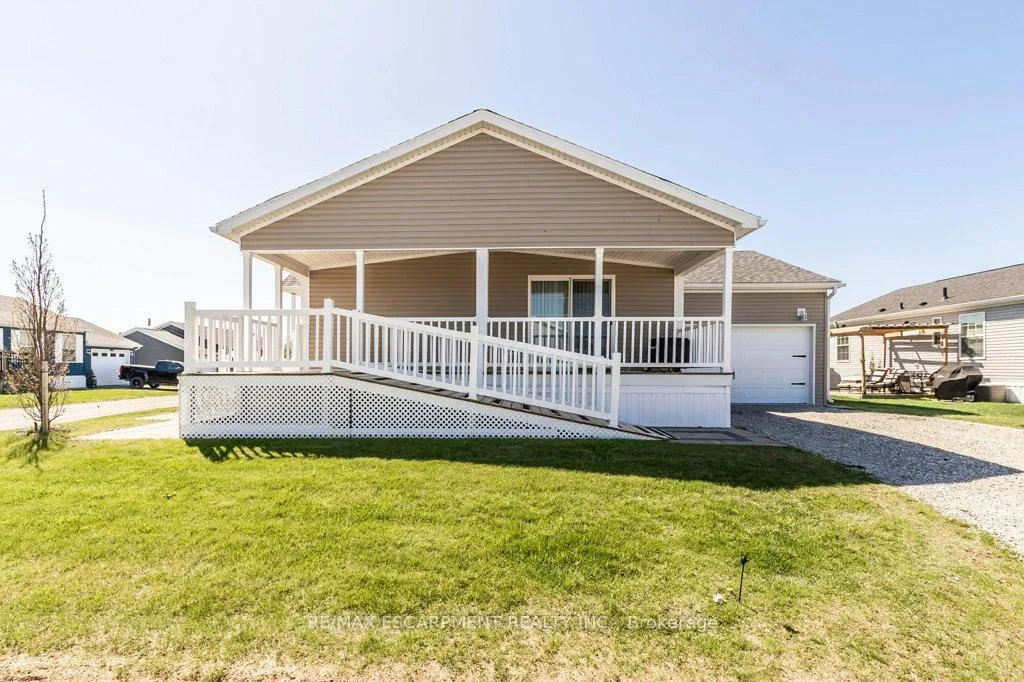 Photo 4 of 3 Copper Beech Drive, Haldimand, Nanticoke — HOMEH