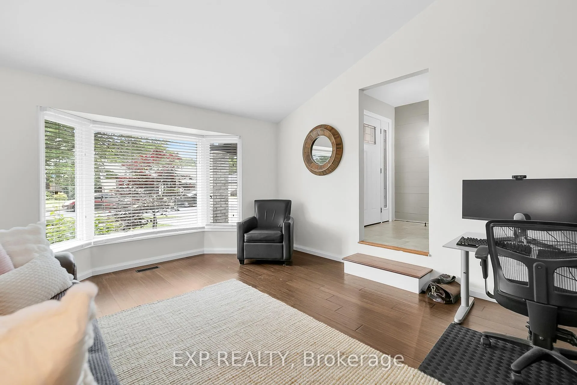 Photo 8 of 20 Blue Spruce Court, Kitchener — HOMEH