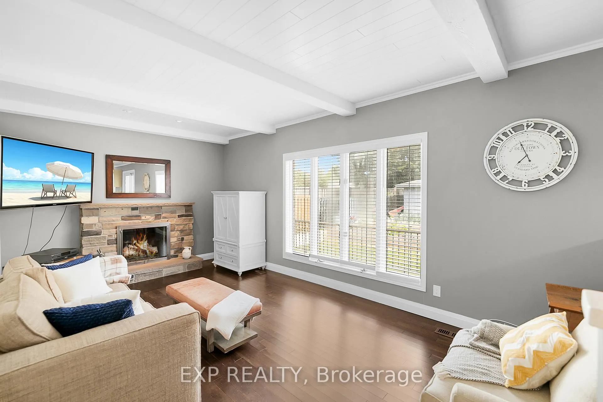 Photo 15 of 20 Blue Spruce Court, Kitchener — HOMEH