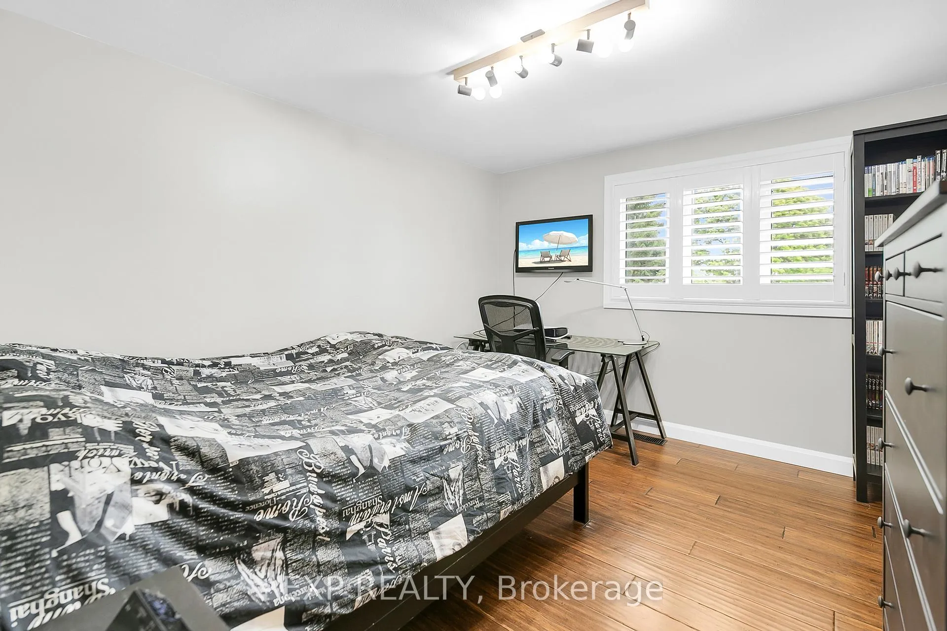 Photo 25 of 20 Blue Spruce Court, Kitchener — HOMEH