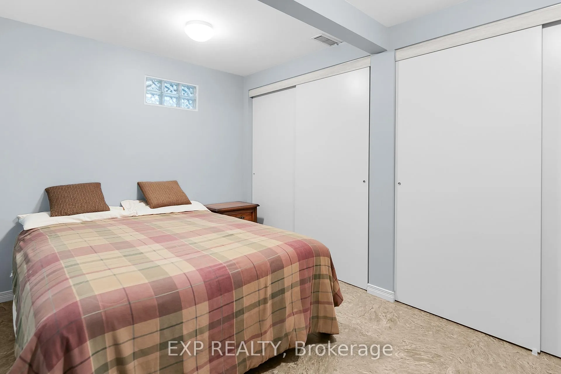 Photo 32 of 20 Blue Spruce Court, Kitchener — HOMEH