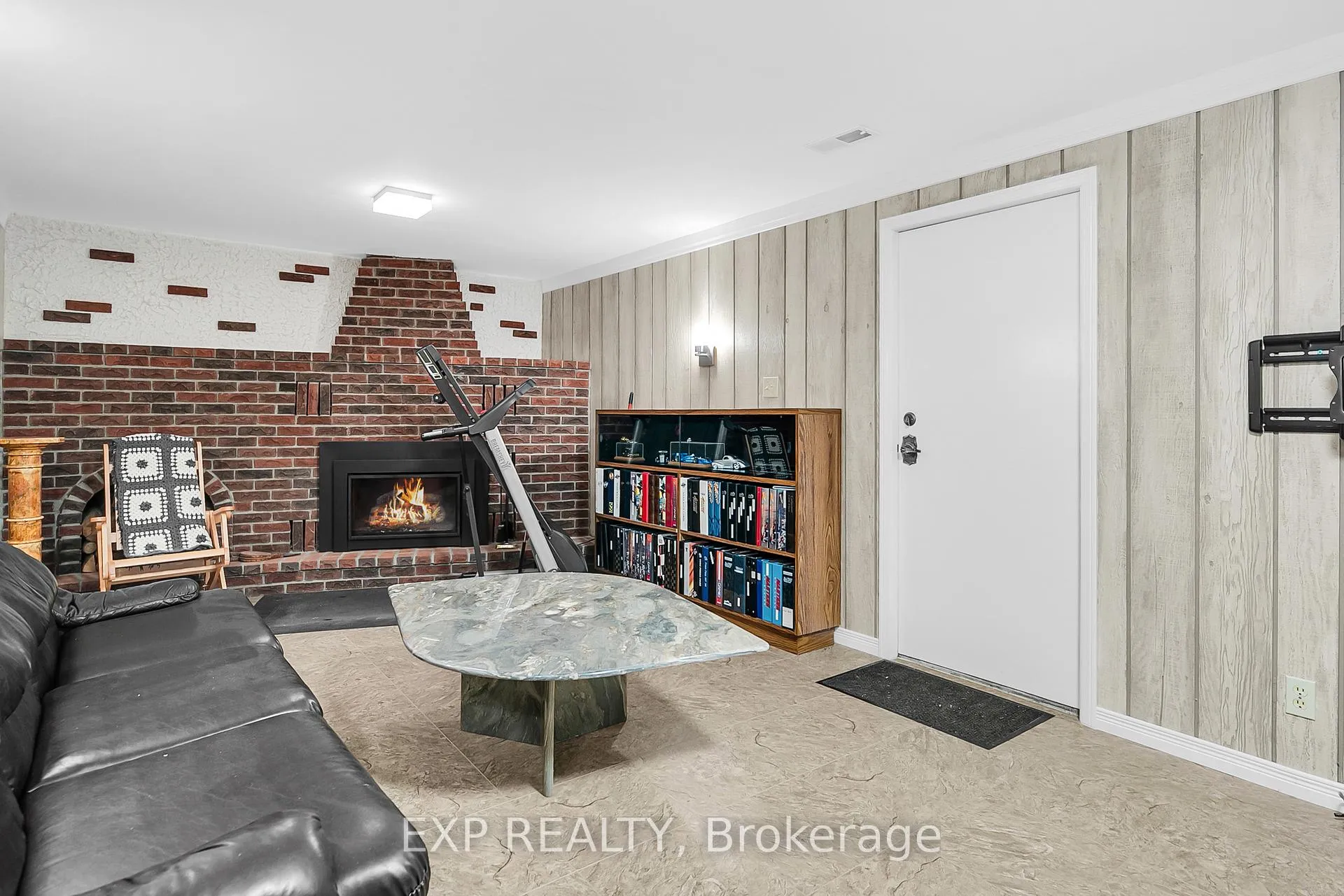 Photo 34 of 20 Blue Spruce Court, Kitchener — HOMEH