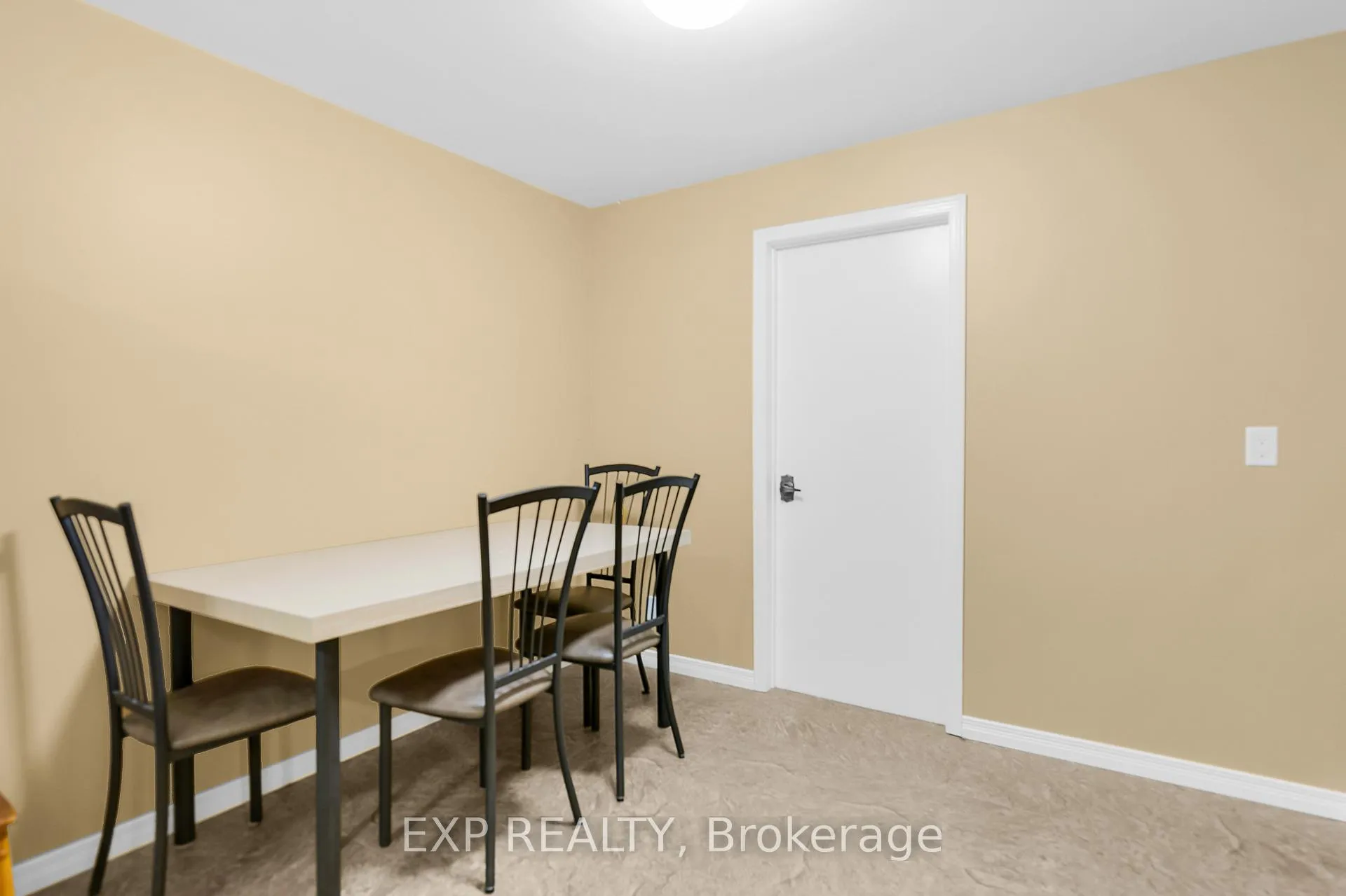 Photo 39 of 20 Blue Spruce Court, Kitchener — HOMEH