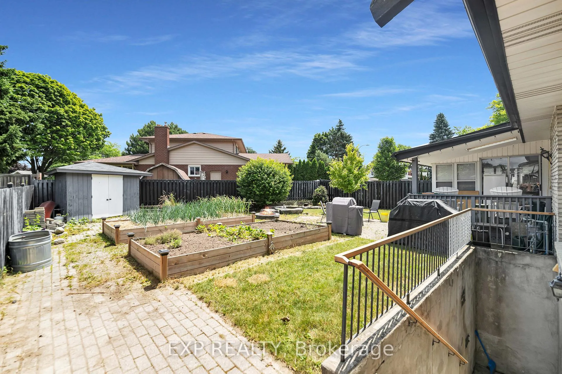 Photo 41 of 20 Blue Spruce Court, Kitchener — HOMEH