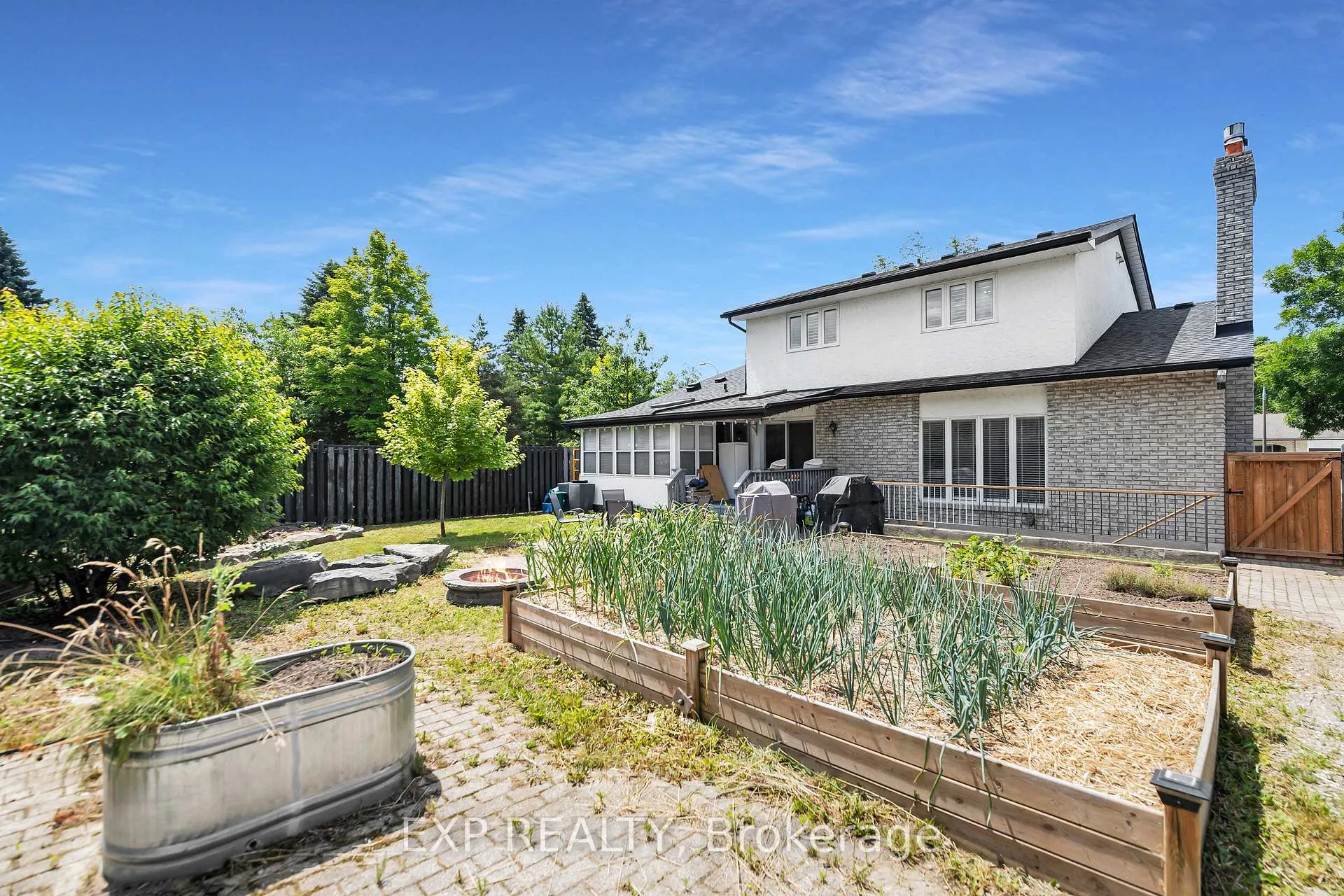 Photo 42 of 20 Blue Spruce Court, Kitchener — HOMEH