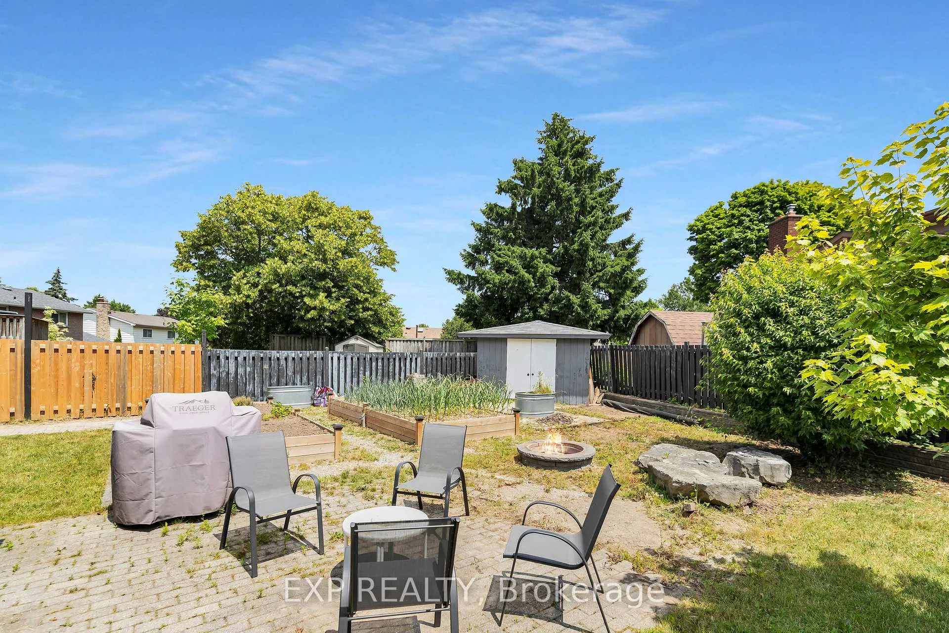 Photo 43 of 20 Blue Spruce Court, Kitchener — HOMEH