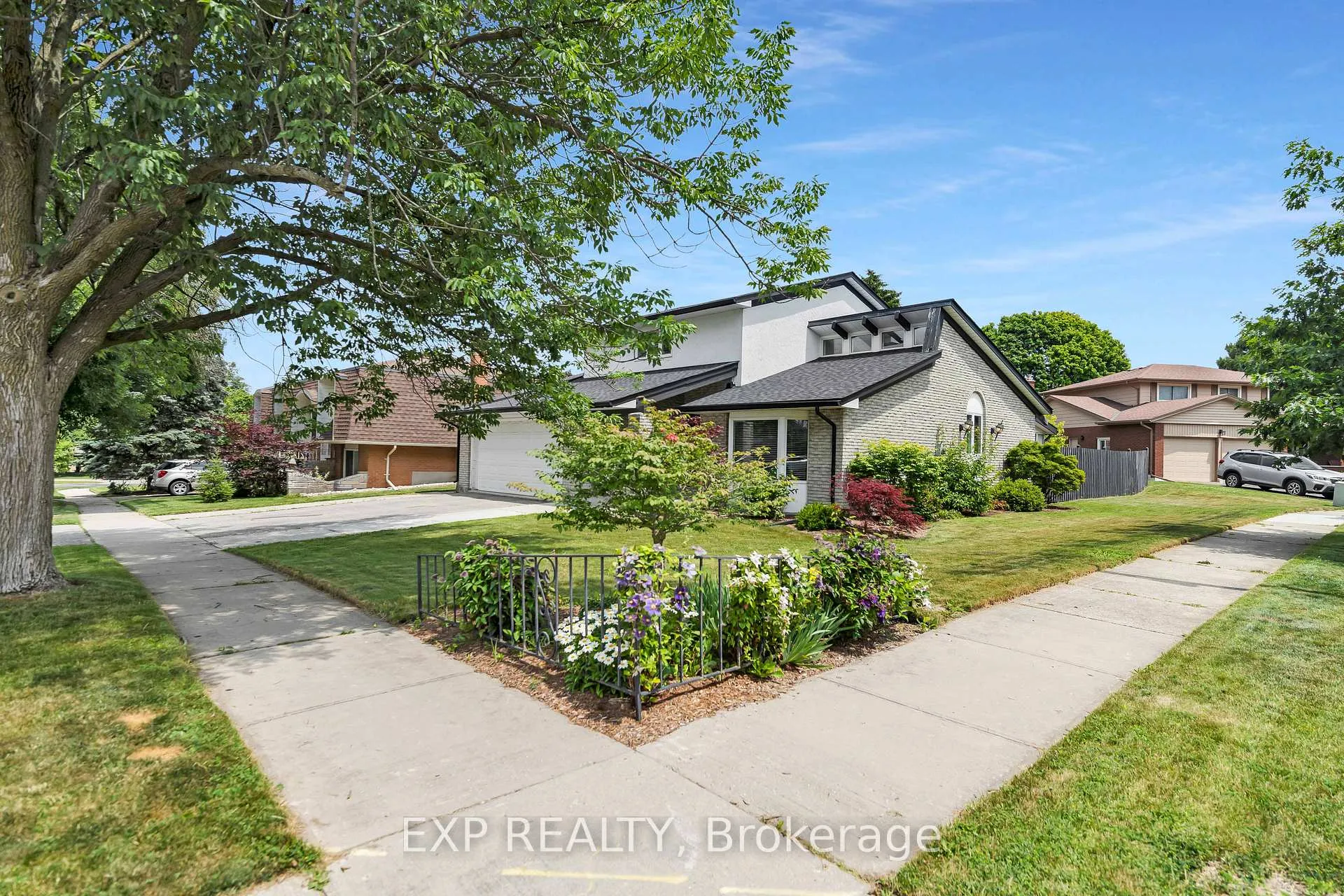 Photo 45 of 20 Blue Spruce Court, Kitchener — HOMEH
