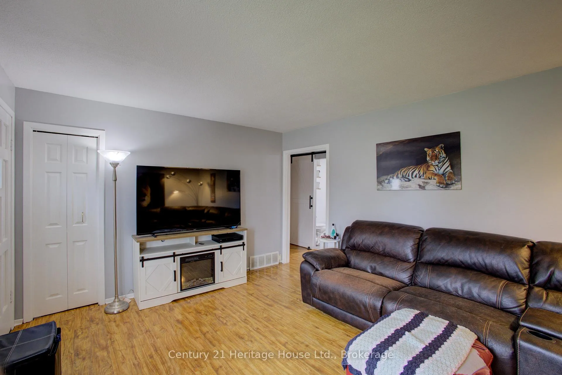 Photo 8 of 313003 Hwy 6, Southgate — HOMEH