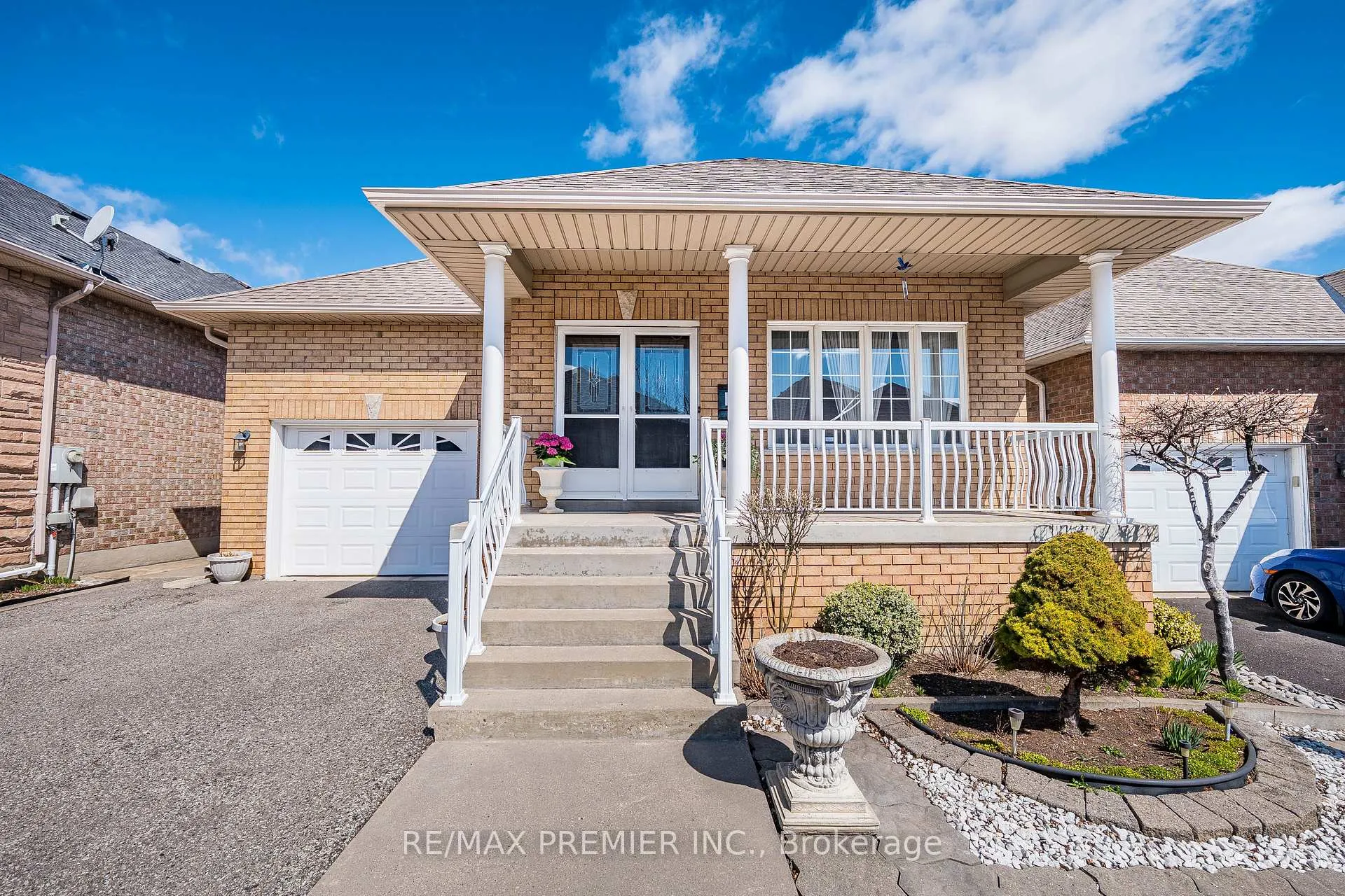 Front of 12 Amalfi Court