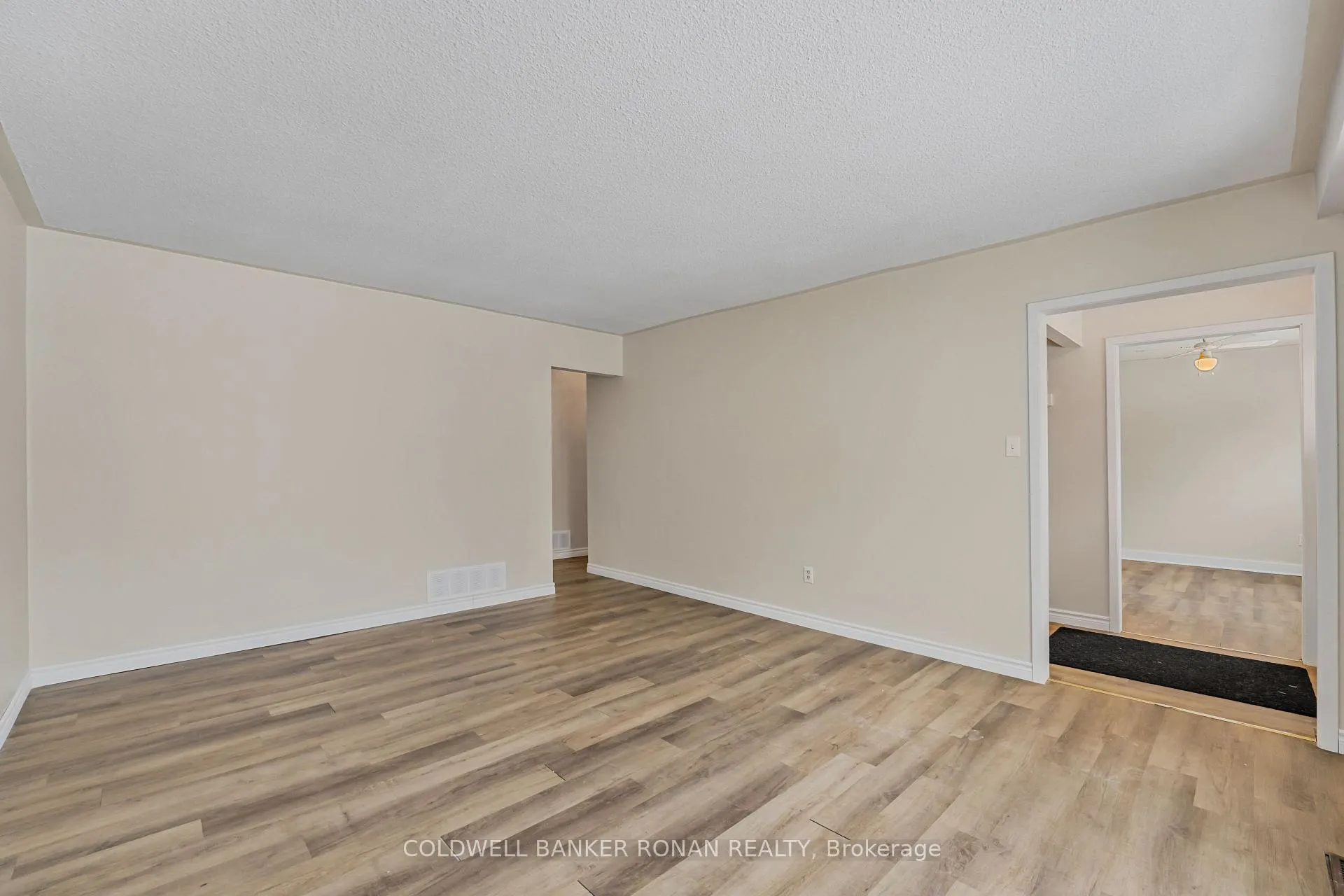 Photo 5 of 227 Tupper Boulevard, New Tecumseth, Alliston — HOMEH