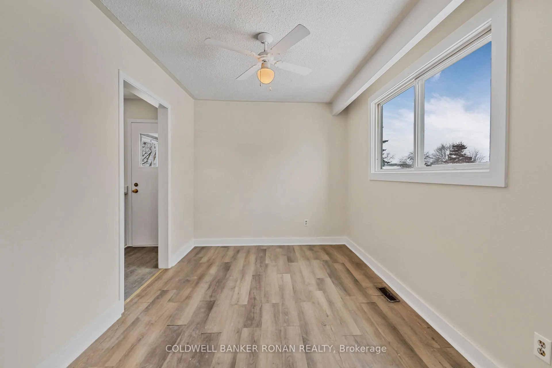 Photo 8 of 227 Tupper Boulevard, New Tecumseth, Alliston — HOMEH