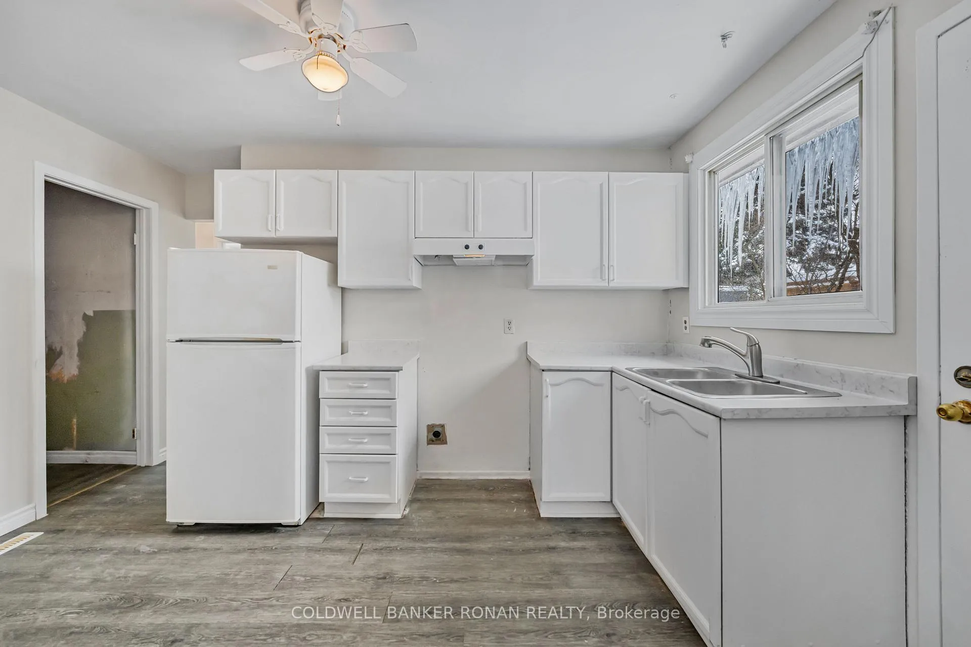 Photo 11 of 227 Tupper Boulevard, New Tecumseth, Alliston — HOMEH
