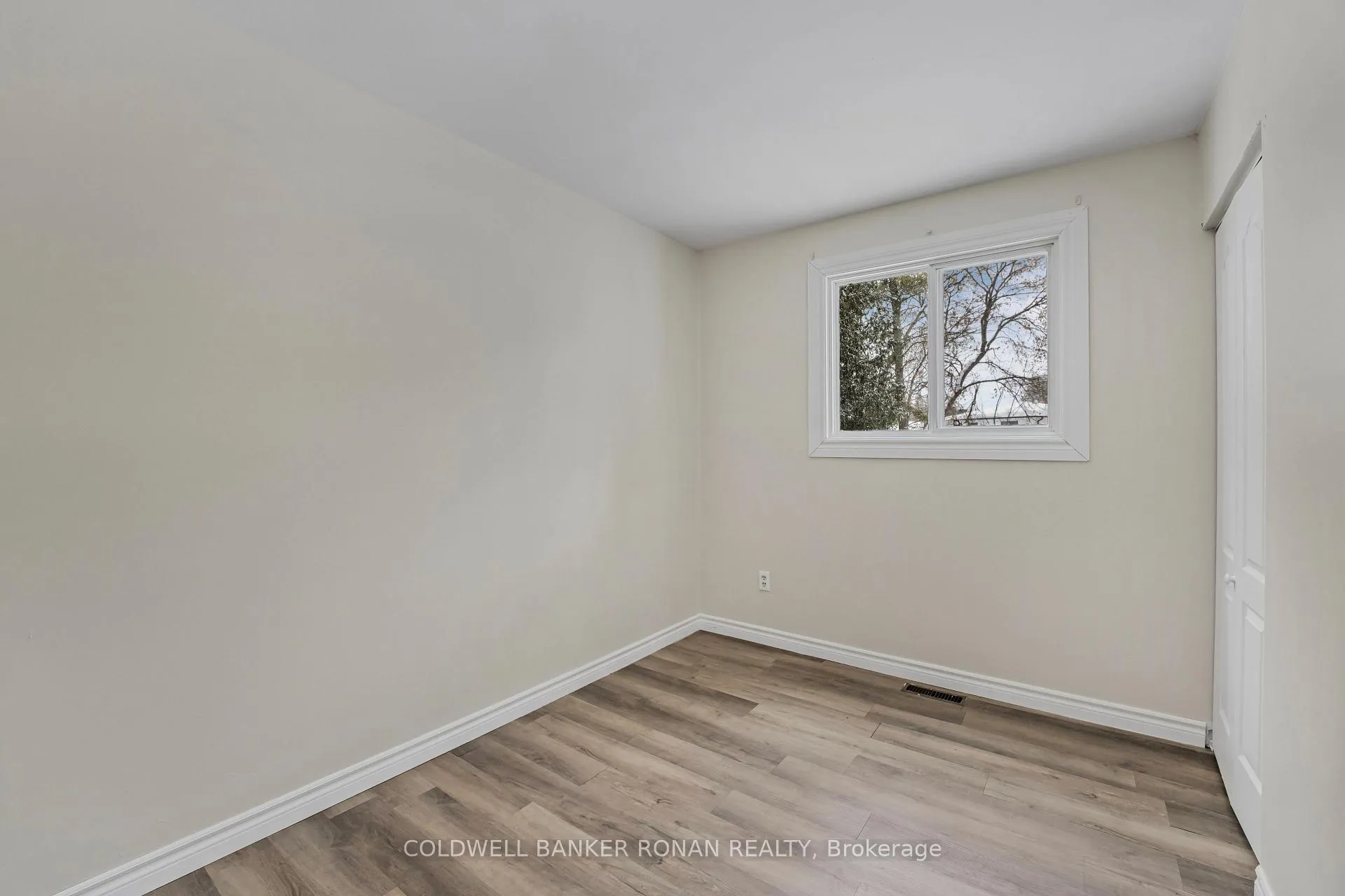 Photo 18 of 227 Tupper Boulevard, New Tecumseth, Alliston — HOMEH