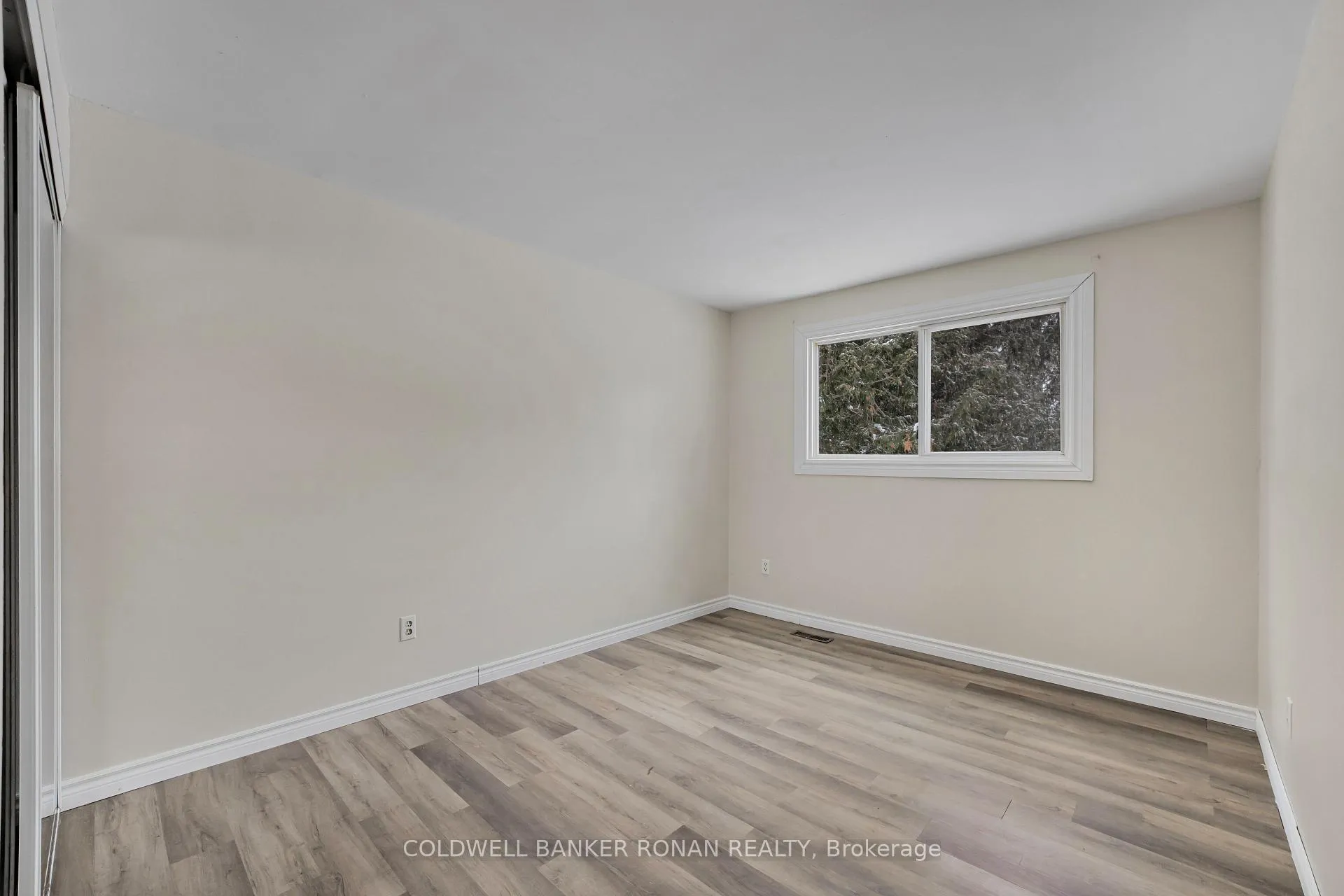Photo 20 of 227 Tupper Boulevard, New Tecumseth, Alliston — HOMEH