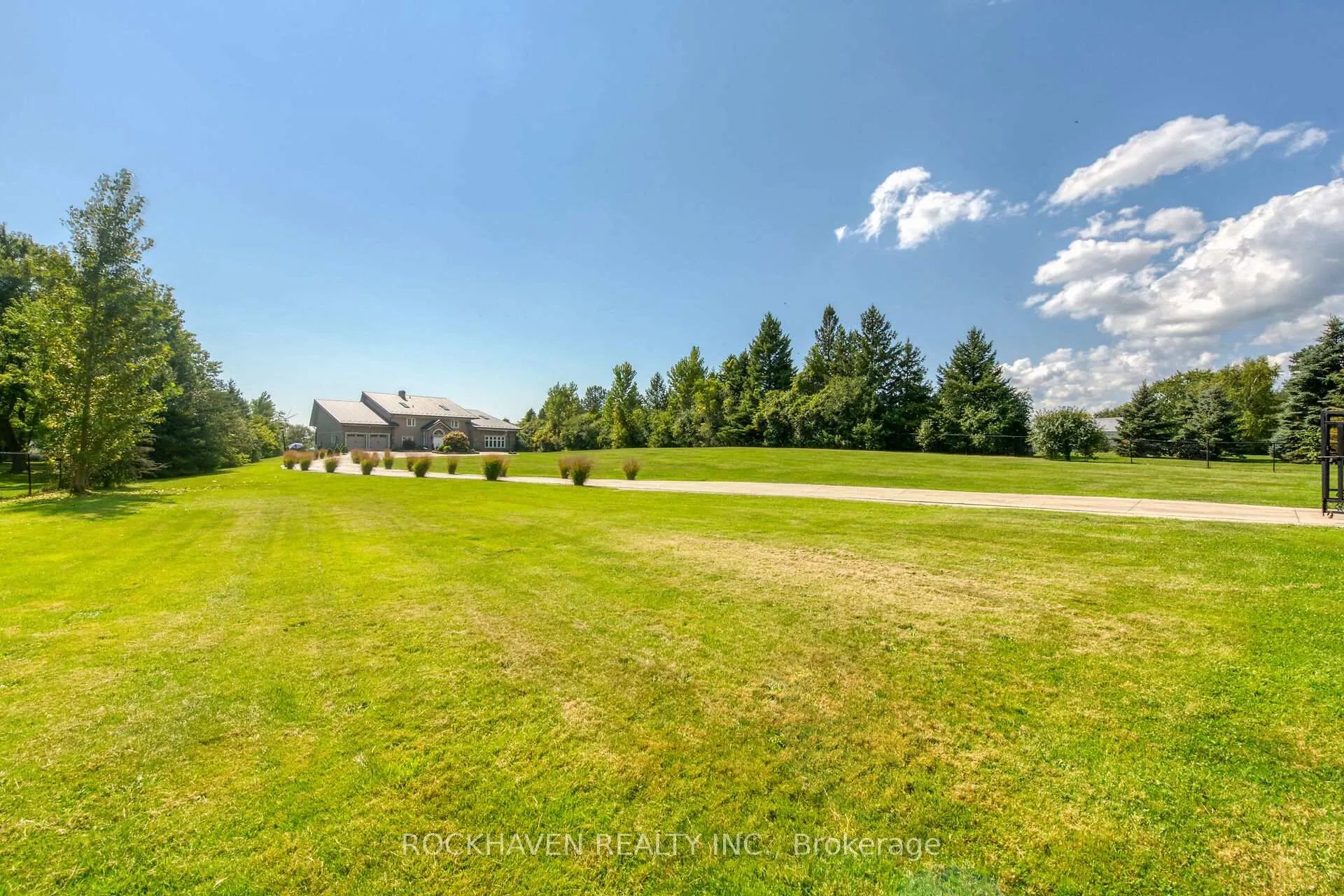 Photo 3 of 21 Riverside Drive, Haldimand — HOMEH
