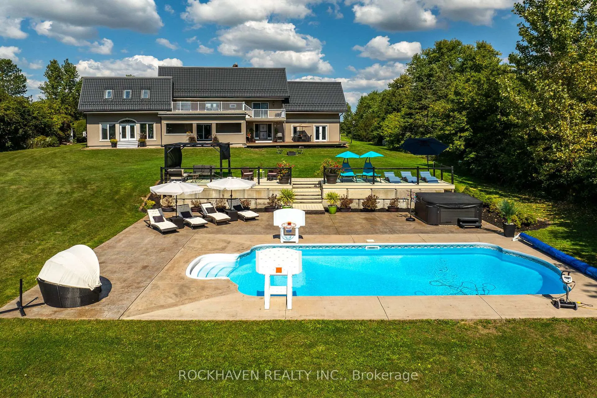 Photo 5 of 21 Riverside Drive, Haldimand — HOMEH