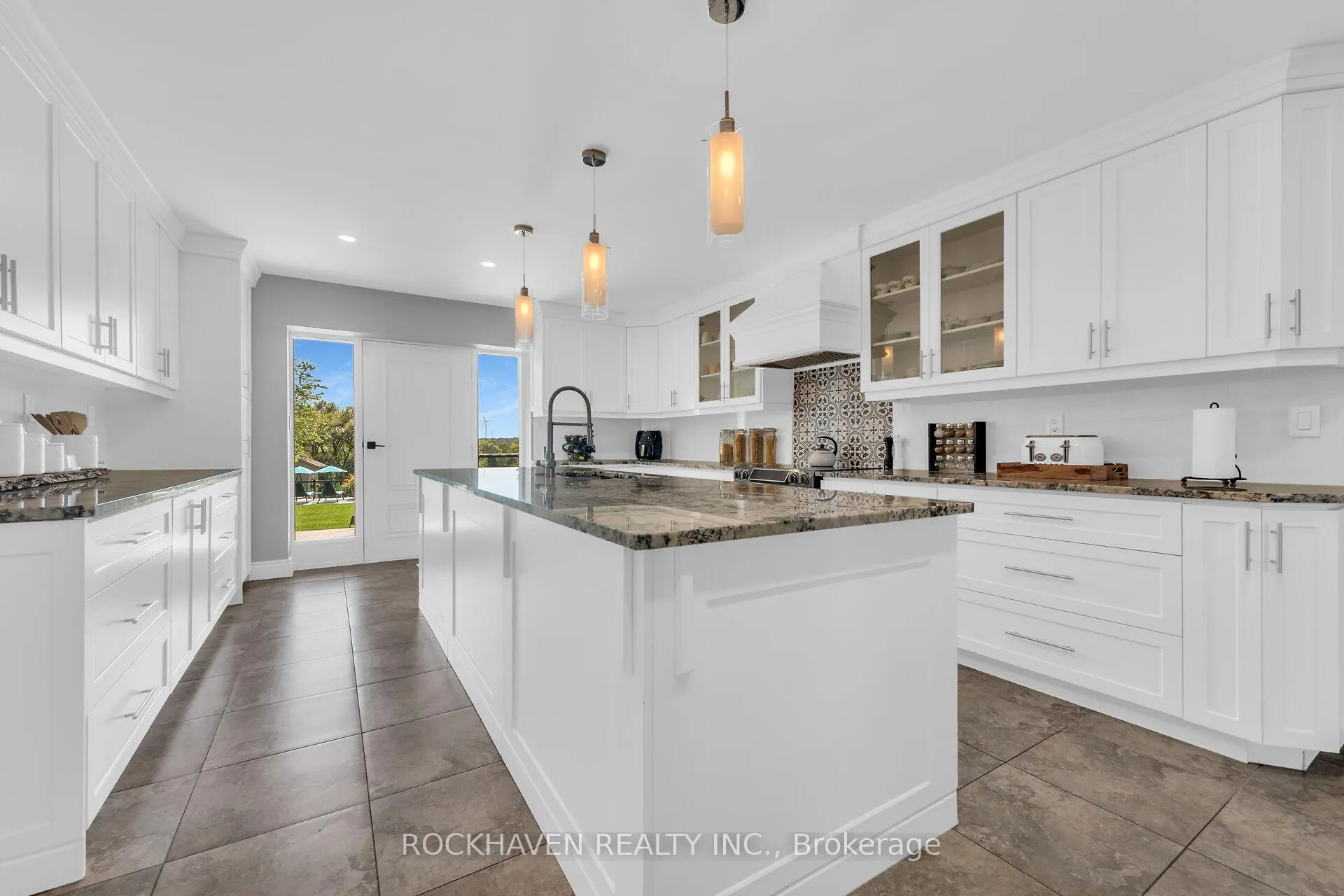 Photo 15 of 21 Riverside Drive, Haldimand — HOMEH