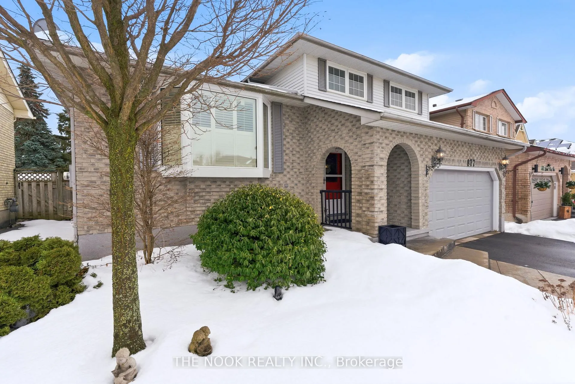 Photo 2 of 877 Mount Allan Avenue, Oshawa, Northglen — HOMEH