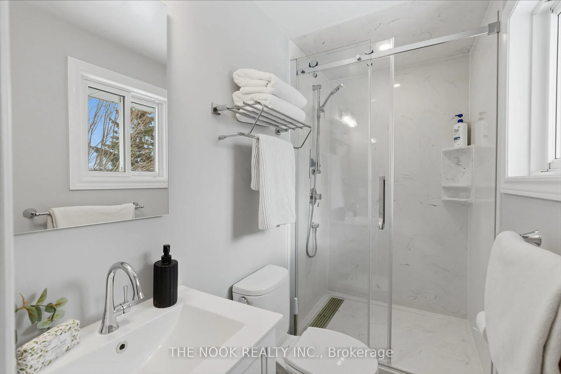 Photo 29 of 877 Mount Allan Avenue, Oshawa, Northglen — HOMEH