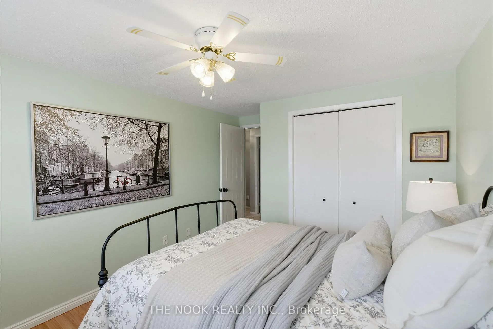 Photo 31 of 877 Mount Allan Avenue, Oshawa, Northglen — HOMEH