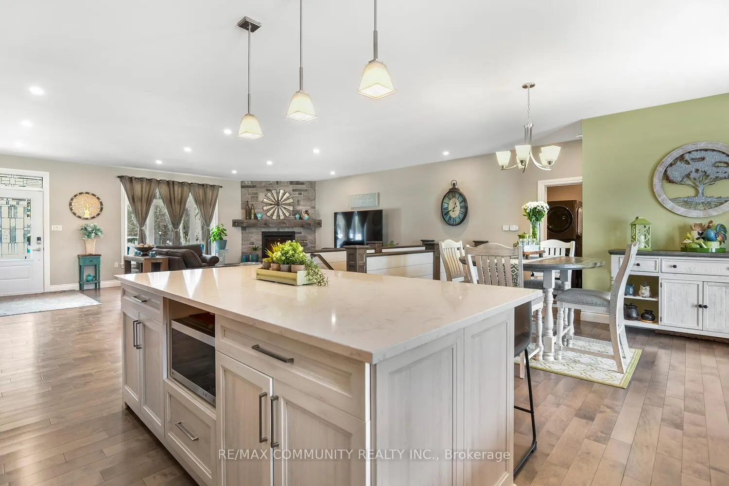 Photo 18 of 1916 County Rd 2, Edwardsburgh/Cardinal, Edwardsburgh/Cardinal Twp — HOMEH