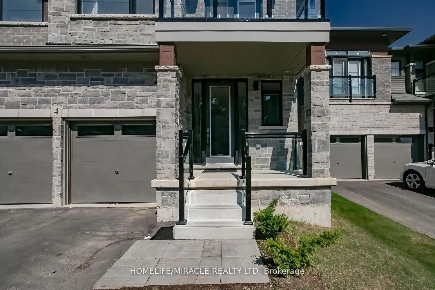 Photo 2 of 4 Whitton Drive, Brantford — HOMEH