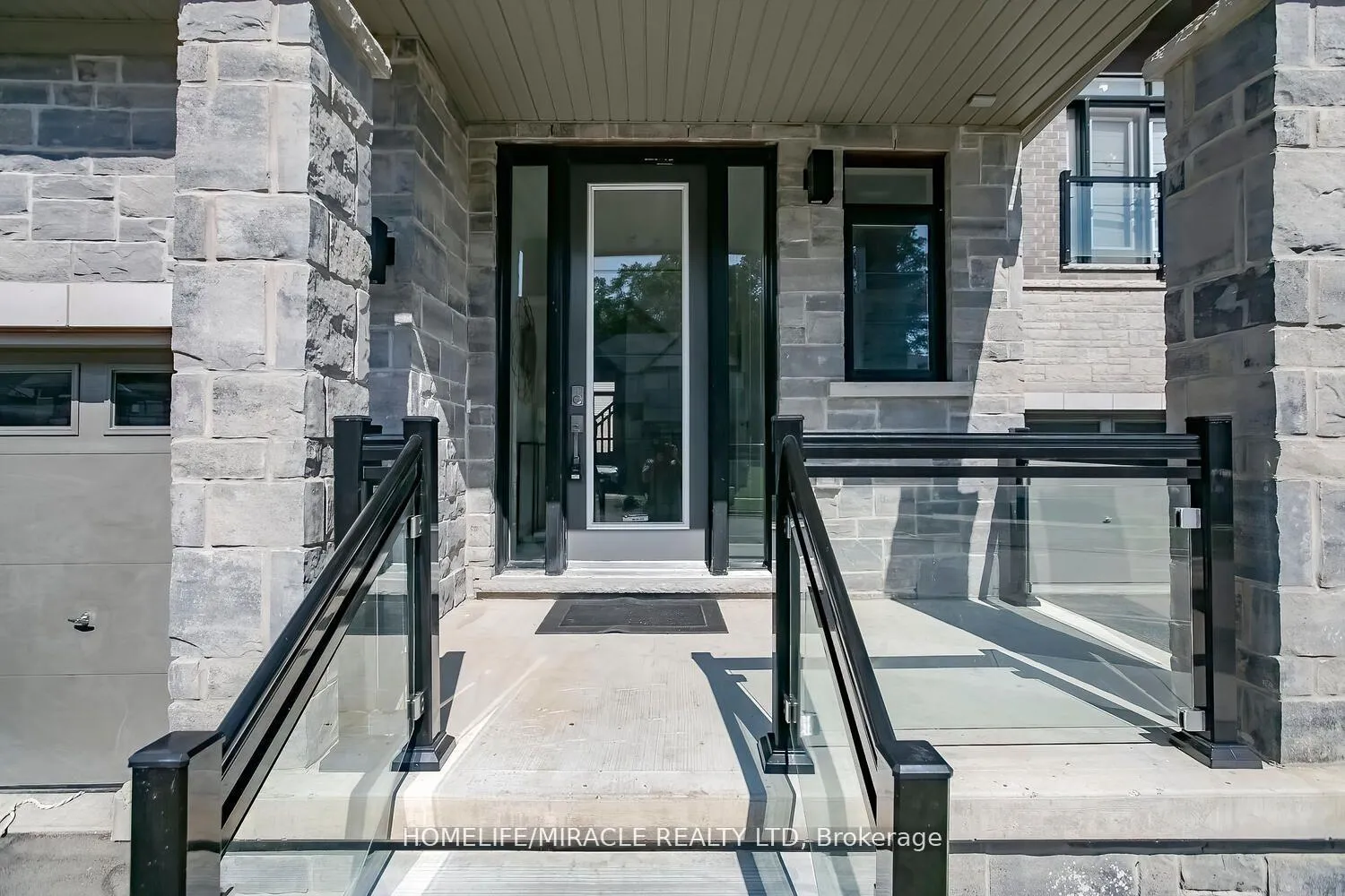 Photo 3 of 4 Whitton Drive, Brantford — HOMEH