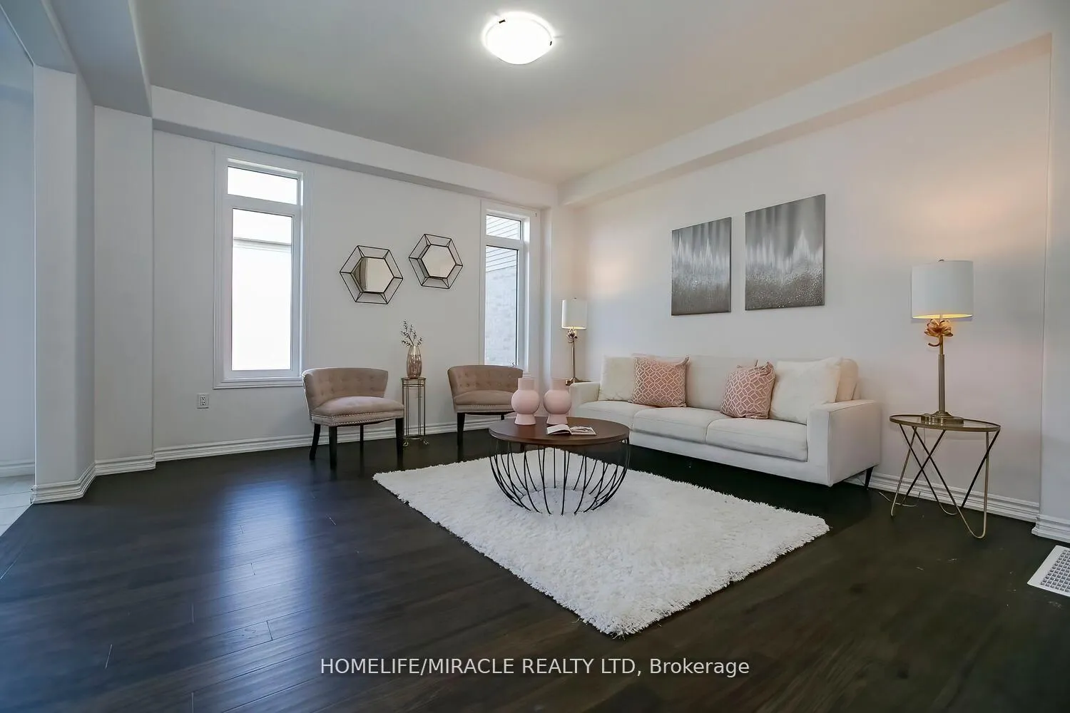 Photo 9 of 4 Whitton Drive, Brantford — HOMEH