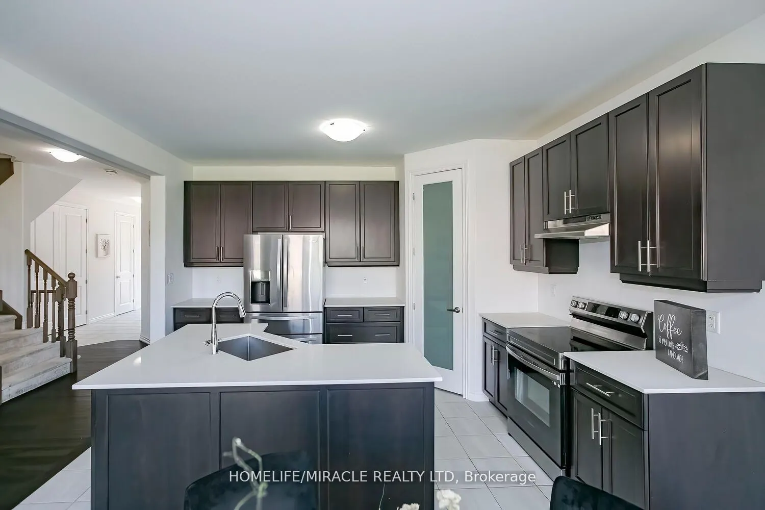 Photo 14 of 4 Whitton Drive, Brantford — HOMEH