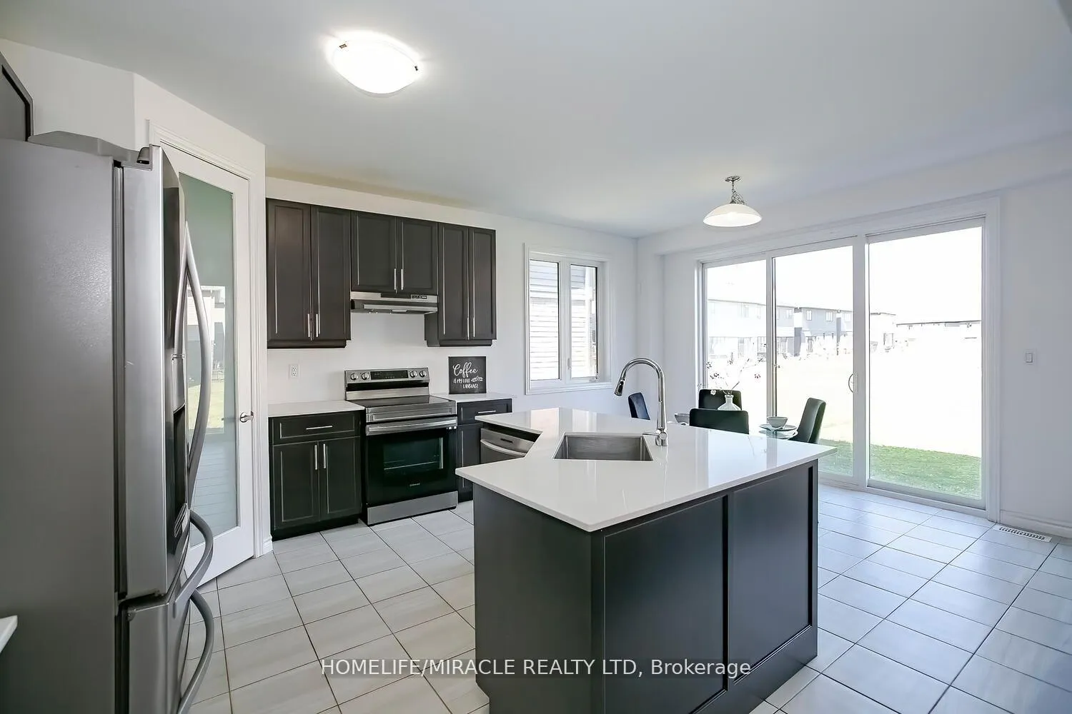 Photo 19 of 4 Whitton Drive, Brantford — HOMEH