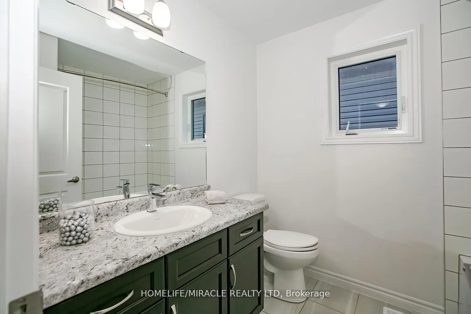 Photo 34 of 4 Whitton Drive, Brantford — HOMEH