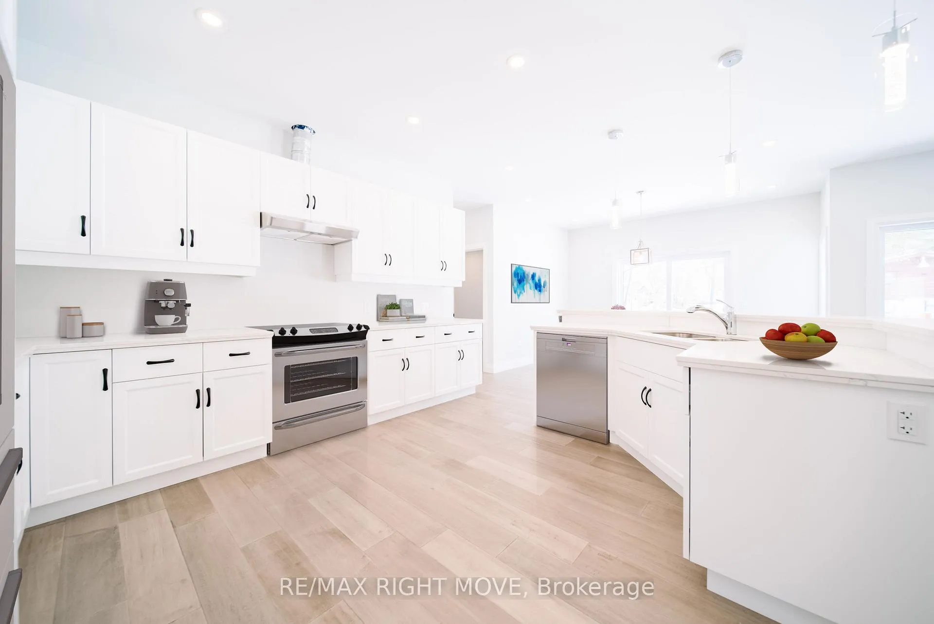 Photo 3 of 34 Bellehumeur Road, Tiny, Lafontaine — HOMEH