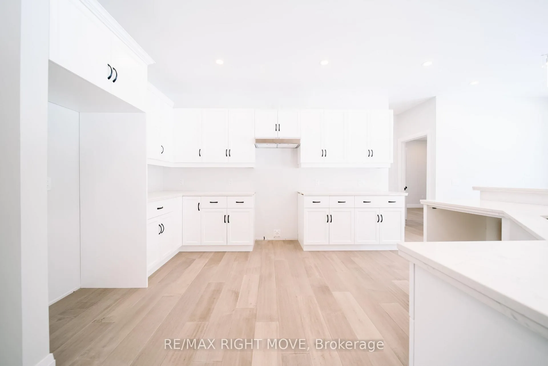 Photo 8 of 34 Bellehumeur Road, Tiny, Lafontaine — HOMEH