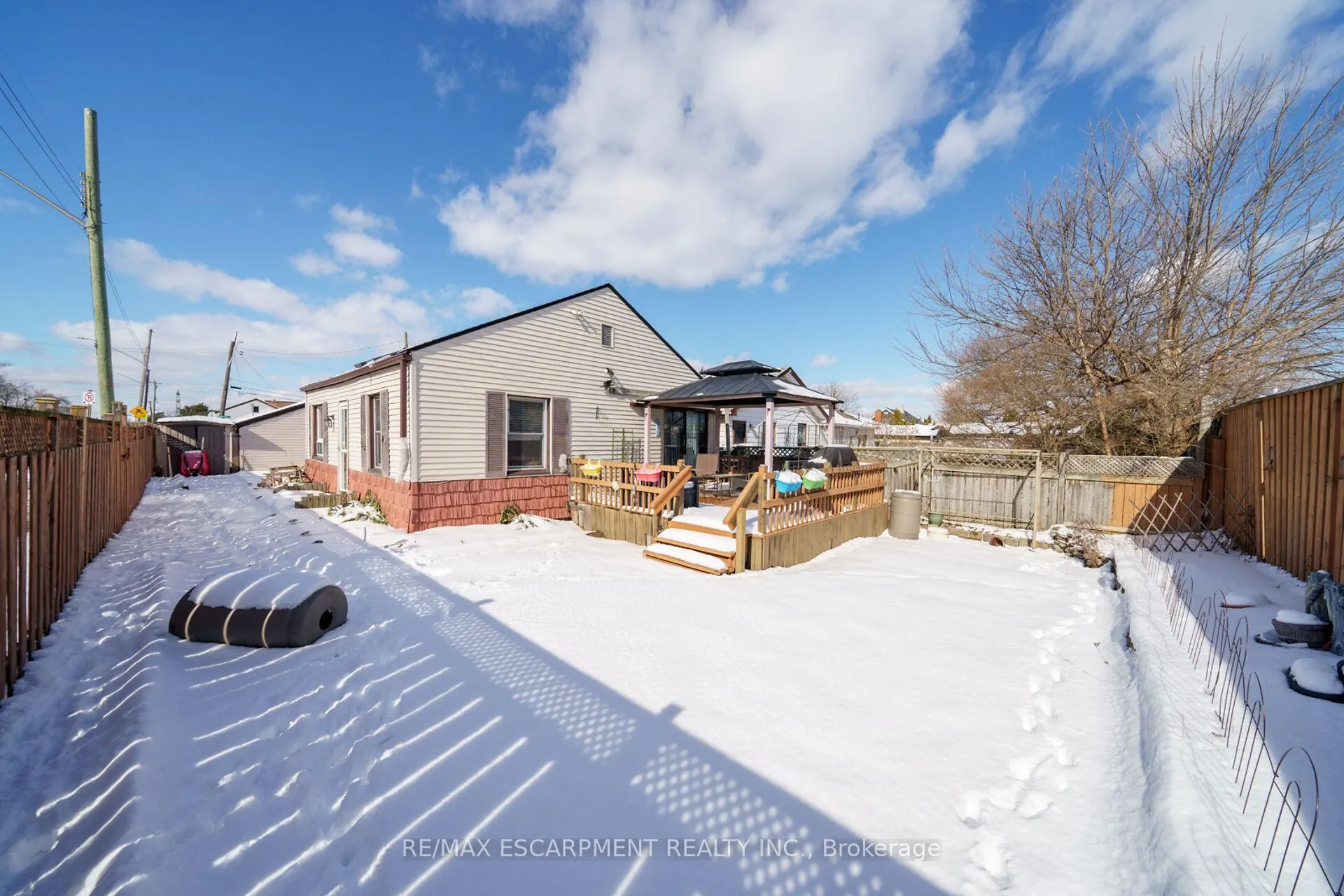 Photo 3 of 1793 Main Street E, Hamilton, Normanhurst — HOMEH