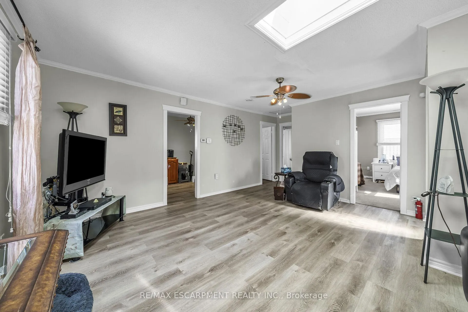 Photo 5 of 1793 Main Street E, Hamilton, Normanhurst — HOMEH
