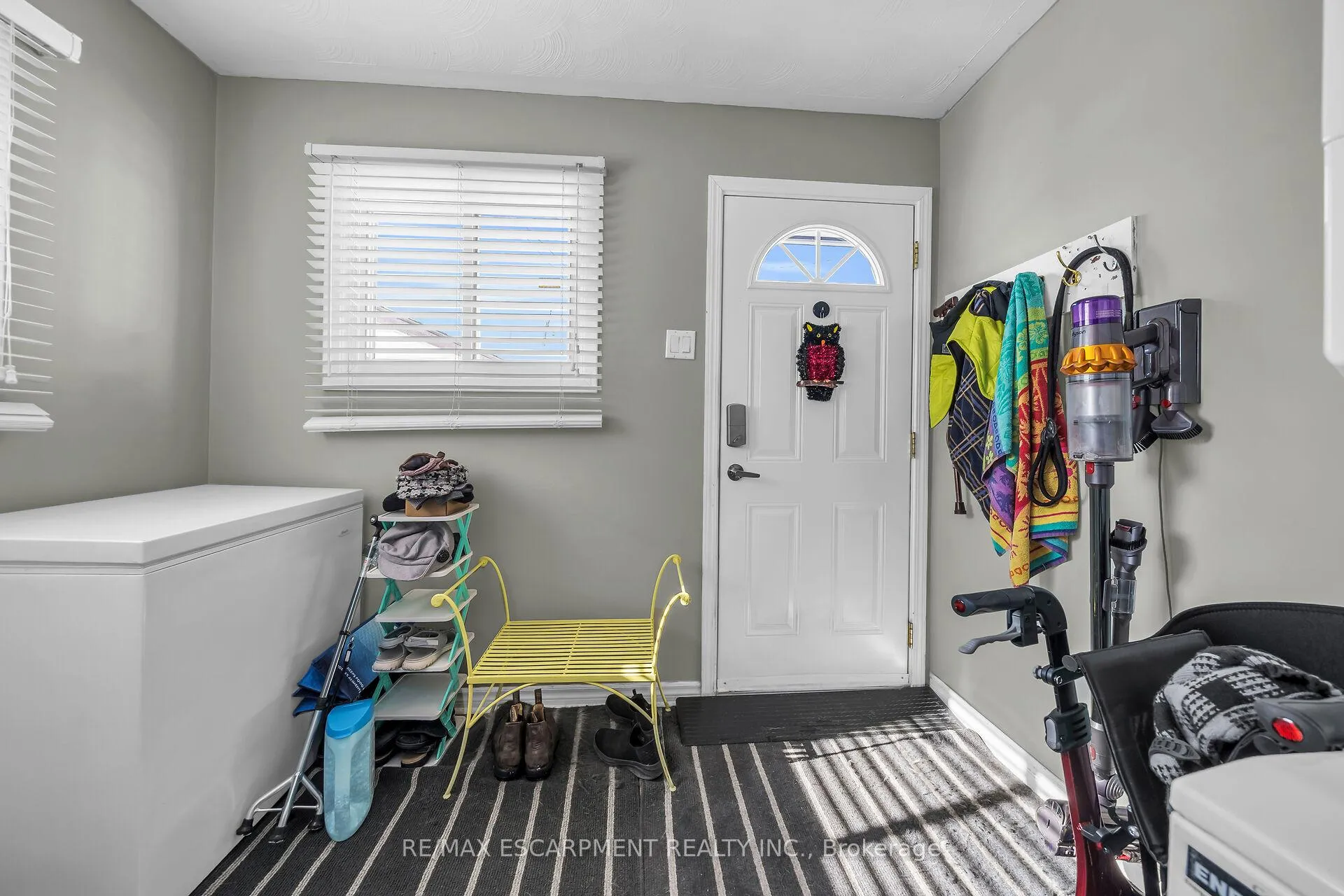 Photo 11 of 1793 Main Street E, Hamilton, Normanhurst — HOMEH