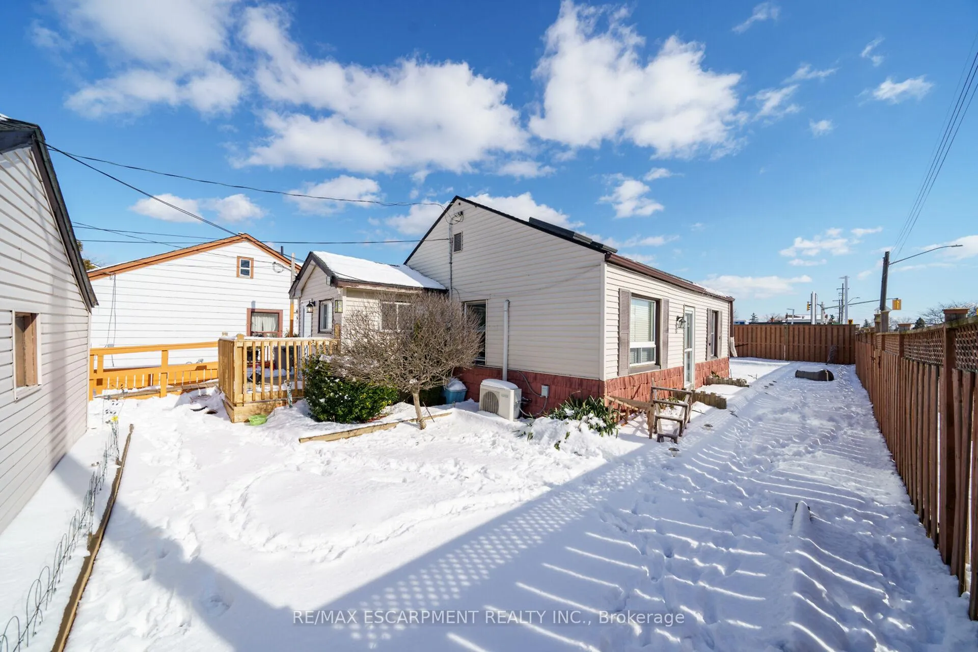 Photo 15 of 1793 Main Street E, Hamilton, Normanhurst — HOMEH