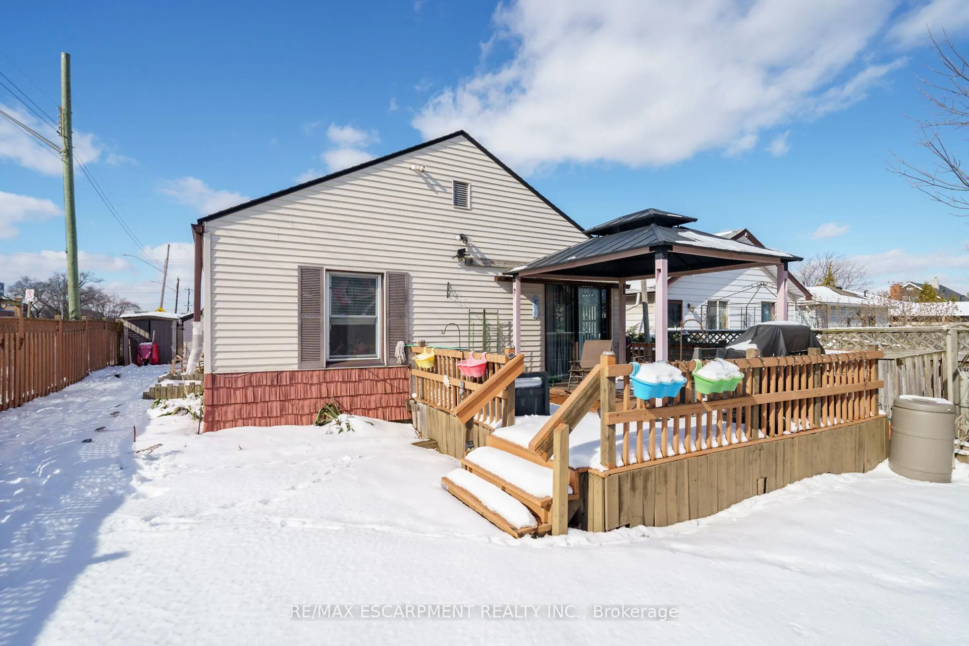 Photo 16 of 1793 Main Street E, Hamilton, Normanhurst — HOMEH