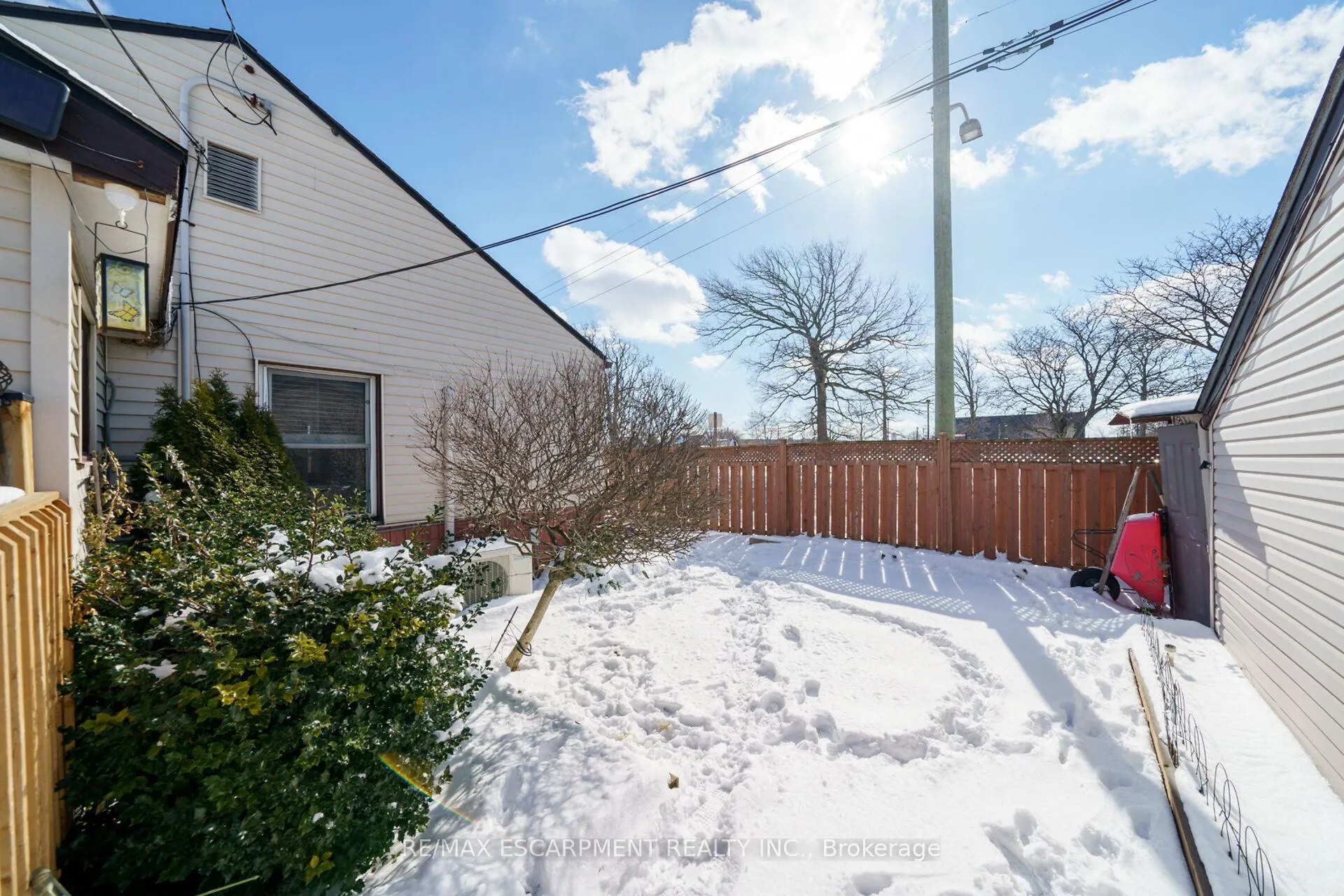 Photo 22 of 1793 Main Street E, Hamilton, Normanhurst — HOMEH
