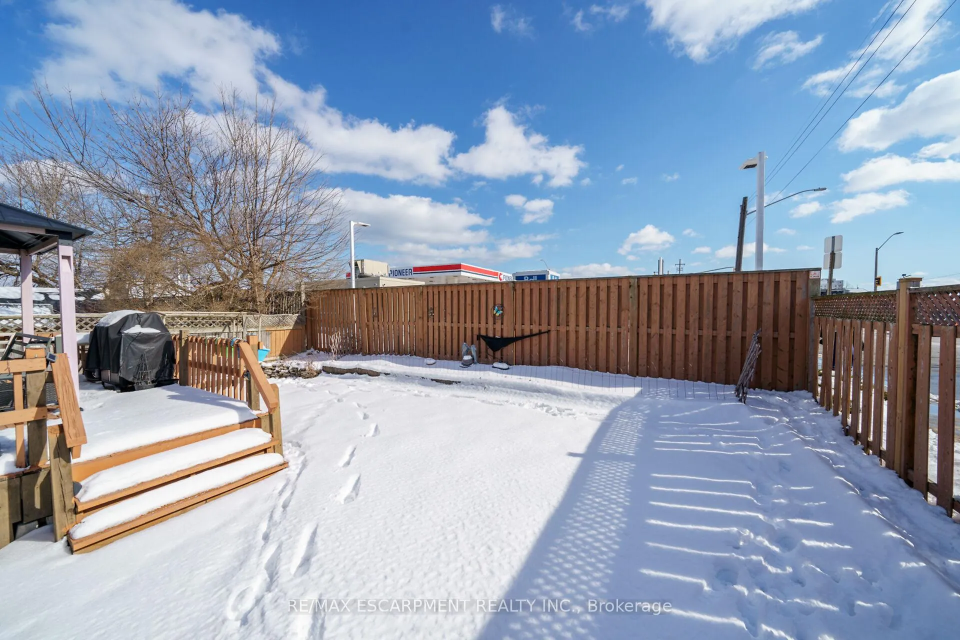 Photo 23 of 1793 Main Street E, Hamilton, Normanhurst — HOMEH