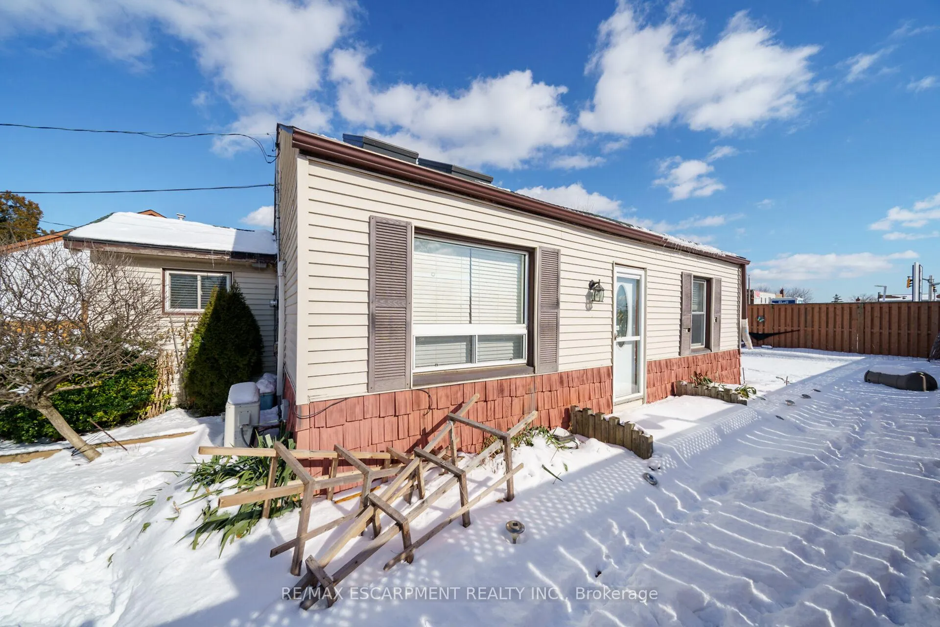 Photo 24 of 1793 Main Street E, Hamilton, Normanhurst — HOMEH