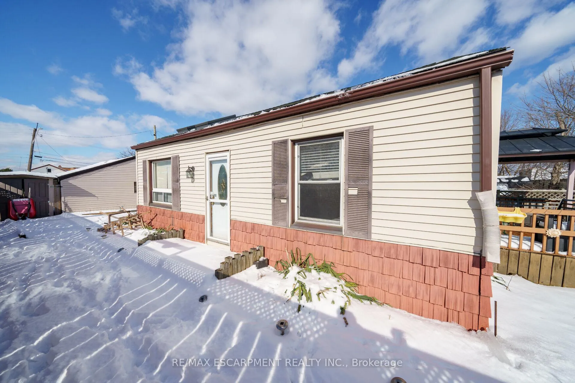 Photo 25 of 1793 Main Street E, Hamilton, Normanhurst — HOMEH