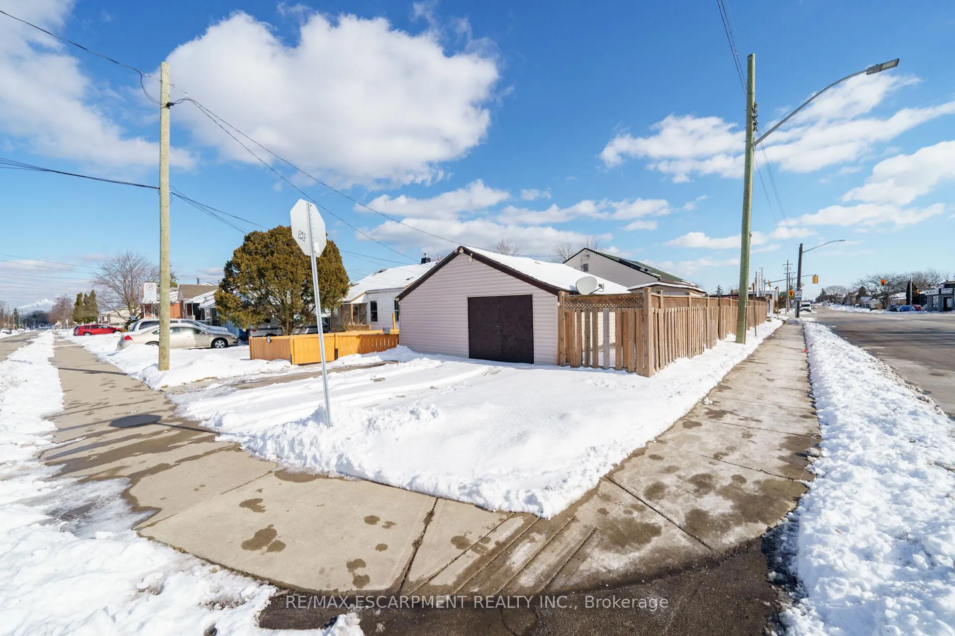Photo 26 of 1793 Main Street E, Hamilton, Normanhurst — HOMEH