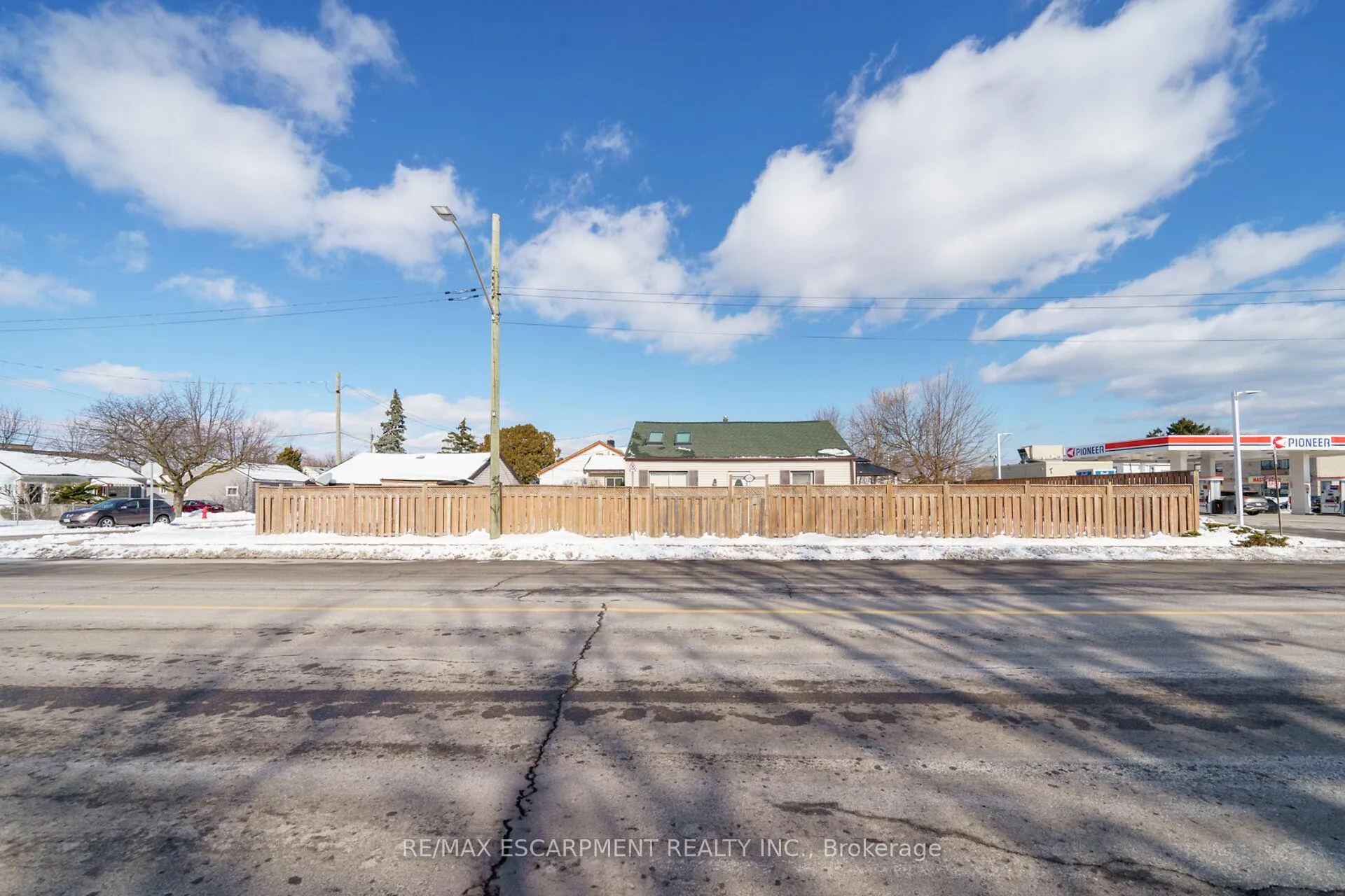 Photo 33 of 1793 Main Street E, Hamilton, Normanhurst — HOMEH